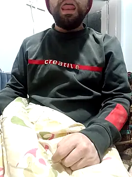 Snapshot of lazzzz09 chatting on December 2, 12:38 am lazzzz09 online show from December 2, 12:38 am