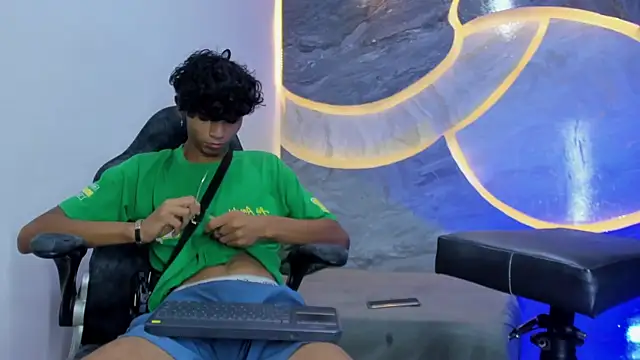 Sex Boy 33  online show from November 2, 3:42 am