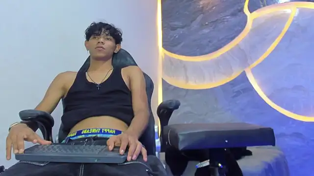 Sex Boy 33  online show from November 14, 3:49 am