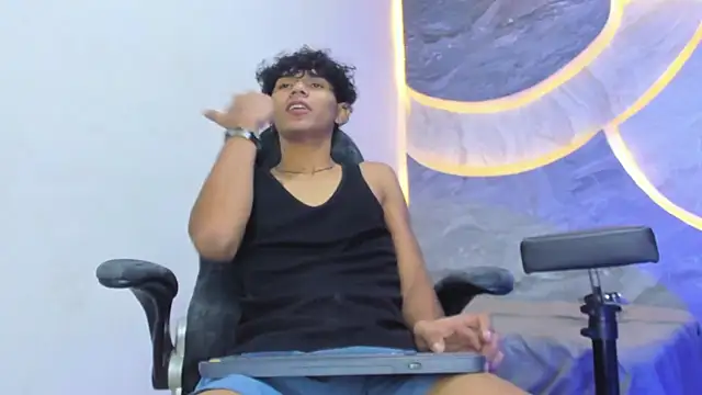 Sex Boy 33  online show from November 15, 6:11 am