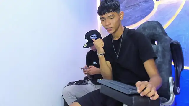 Sex Boy 33  online show from December 18, 4:29 am