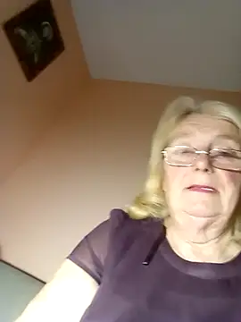 AmyLove353 online show from October 27, 9:19 pm