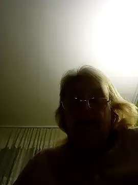 AmyLove353 online show from December 18, 4:07 am