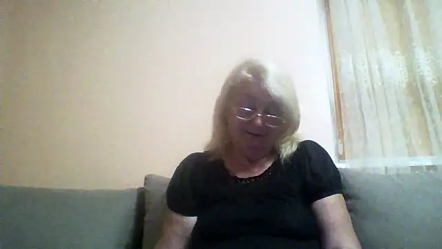 Snapshot of AmyLove353 chatting on July 19, 8:01 pm AmyLove353 online show from July 19, 8:01 pm