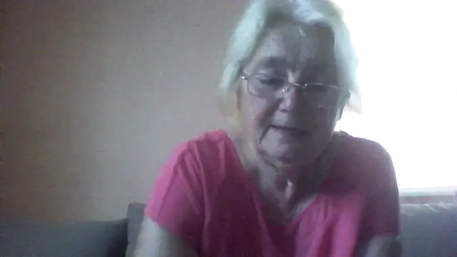 Snapshot of AmyLove353 chatting on July 22, 3:31 am AmyLove353 online show from July 22, 3:31 am