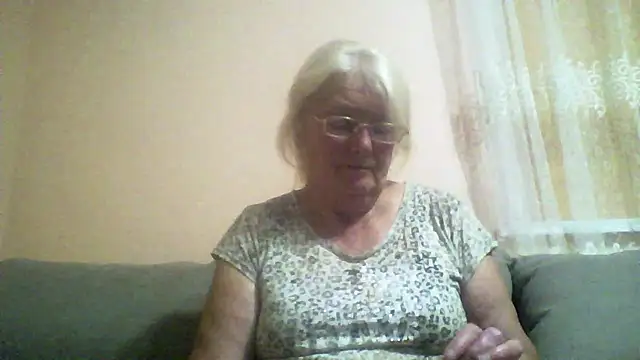 Snapshot of AmyLove353 chatting on July 28, 8:52 pm AmyLove353 online show from July 28, 8:52 pm