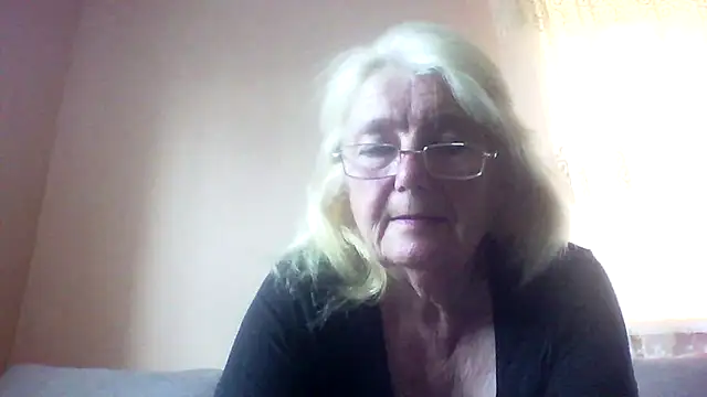 Snapshot of AmyLove353 chatting on August 1, 4:34 am AmyLove353 online show from August 1, 4:34 am