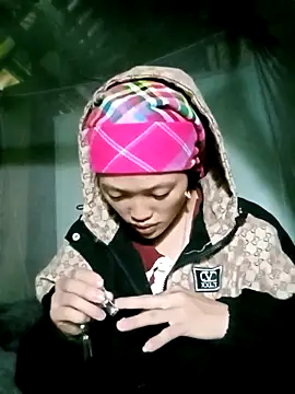 Snapshot of Menu_x chatting on November 6, 3:29 am Menu x online show from November 6, 3:29 am