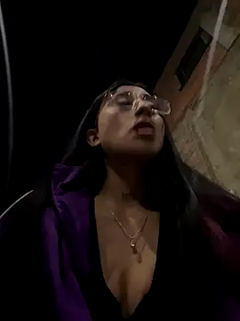 Snapshot of Violeet-Smith chatting on October 22, 2:34 am Violeet-Smith online show from October 22, 2:34 am