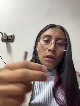 Snapshot of Violeet-Smith chatting on November 2, 10:45 pm Violeet-Smith online show from November 2, 10:45 pm