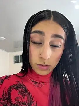 Snapshot of Violeet-Smith chatting on November 12, 11:25 pm Violeet-Smith online show from November 12, 11:25 pm