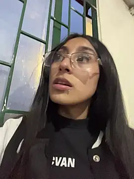 Snapshot of Violeet-Smith chatting on November 23, 10:53 pm Violeet-Smith online show from November 23, 10:53 pm