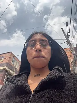 Violeet-Smith online show from December 18, 4:35 pm