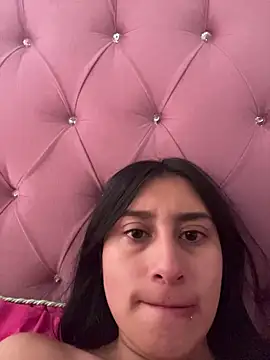 Snapshot of Violeet-Smith chatting on February 19, 1:40 pm Violeet-Smith online show from February 19, 1:40 pm