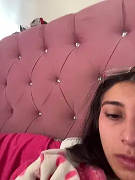 Snapshot of Violeet-Smith chatting on February 21, 12:17 pm Violeet-Smith online show from February 21, 12:17 pm