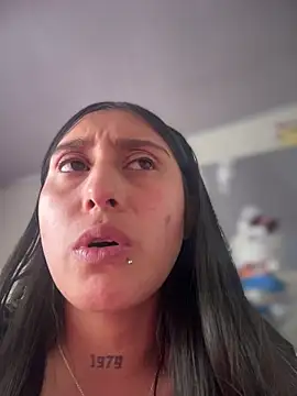 Snapshot of Violeet-Smith chatting on March 13, 2:34 pm Violeet-Smith online show from March 13, 2:34 pm