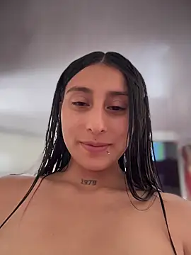 Snapshot of Violeet-Smith chatting on March 15, 5:08 pm Violeet-Smith online show from March 15, 5:08 pm