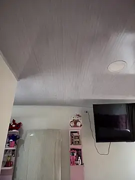 Snapshot of Violeet-Smith chatting on March 19, 2:10 pm Violeet-Smith online show from March 19, 2:10 pm