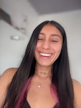 Snapshot of Violeet-Smith chatting on March 21, 3:15 pm Violeet-Smith online show from March 21, 3:15 pm