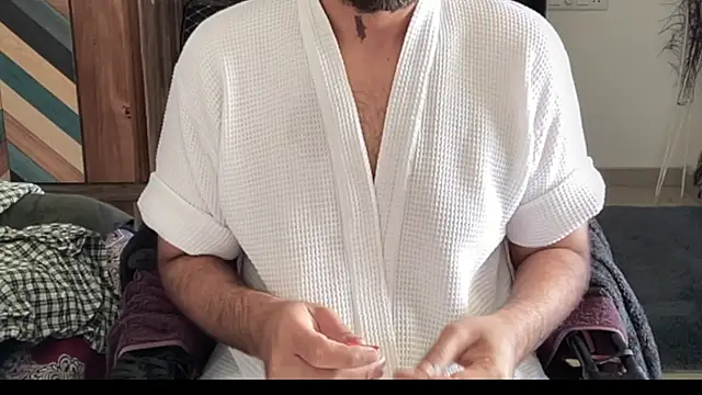 MakeMeAwareAah online show from January 13, 6:40 am