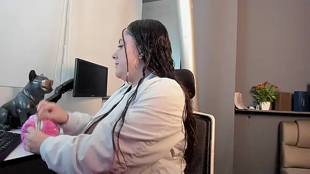 Snapshot of Danna_piink_ chatting on March 27, 11:10 am Danna piink online show from March 27, 11:10 am