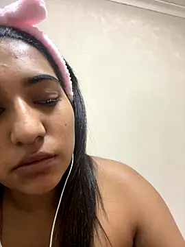 Snapshot of Your_Girl_Zara chatting on October 21, 8:53 pm Your Girl Zara online show from October 21, 8:53 pm