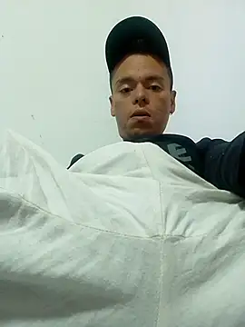 Snapshot of Damian9500 chatting on October 26, 6:36 pm Damian9500 online show from October 26, 6:36 pm