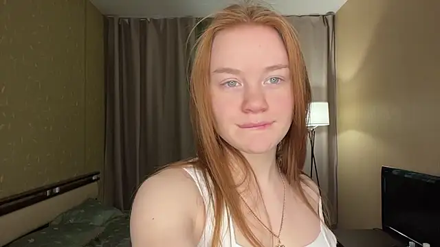 KarlynGow online show from February 1, 8:02 am