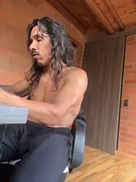 Snapshot of caiiobahia chatting on May 5, 2:36 pm caiiobahia online show from May 5, 2:36 pm