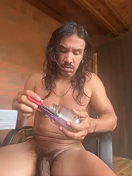 Snapshot of caiiobahia chatting on May 23, 2:32 pm caiiobahia online show from May 23, 2:32 pm