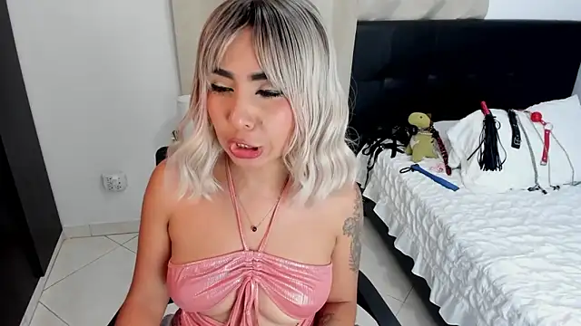 Emilyvalk  online show from June 11, 9:57 pm