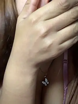 Snapshot of Tefii2298 chatting on October 31, 4:35 am Tefii2298 online show from October 31, 4:35 am