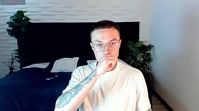 Lil James online show from November 21, 8:40 pm