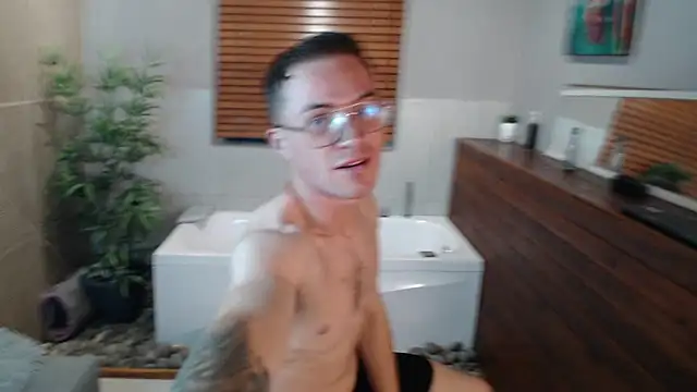 Lil James online show from December 13, 8:14 pm