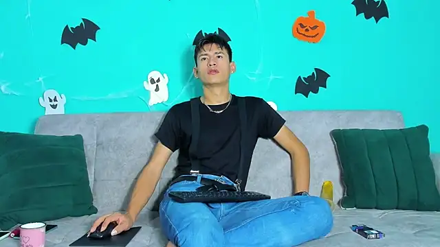 Nicolas Torres  online show from October 29, 7:32 am