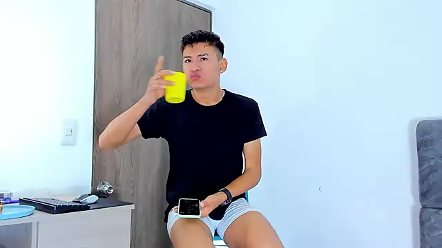 Nicolas Torres  online show from November 7, 7:30 am