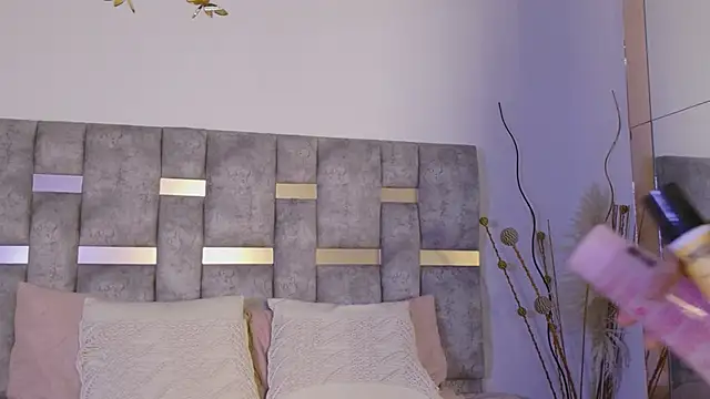 Karina Wong online show from November 1, 7:27 pm