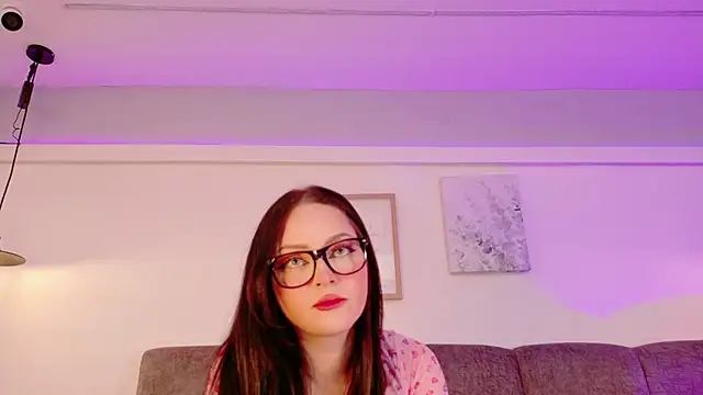 Snapshot of Emily_Baby20 chatting on April 7, 9:26 pm Emily Baby20 online show from April 7, 9:26 pm