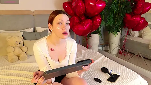 Snapshot of KoriPaul chatting on February 15, 6:43 am KoriPaul online show from February 15, 6:43 am