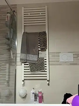 gatitalocahot online show from December 22, 9:12 pm