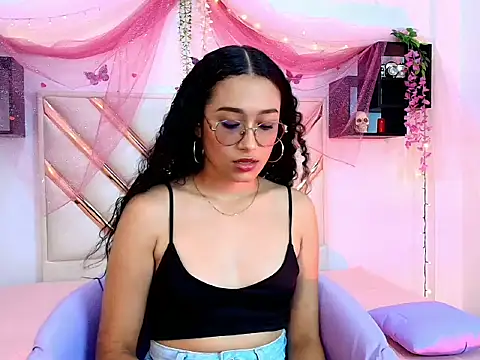 Snapshot of ZOEH_ROSS chatting on October 22, 7:46 pm ZOEH ROSS online show from October 22, 7:46 pm