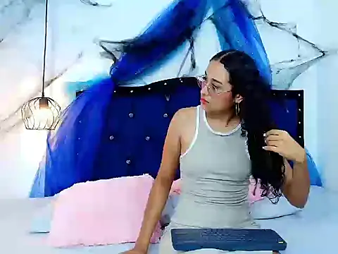 Snapshot of ZOEH_ROSS chatting on November 3, 7:15 pm ZOEH ROSS online show from November 3, 7:15 pm