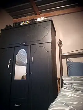 Snapshot of Pussylover911o chatting on November 27, 3:36 pm Pussylover911o online show from November 27, 3:36 pm