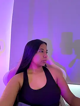 aly nicols online show from October 31, 10:22 pm