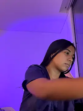 aly nicols online show from November 7, 4:23 am