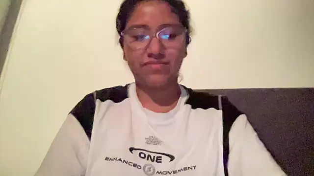 Snapshot of Kmiii21 chatting on November 30, 7:01 am Kmiii21 online show from November 30, 7:01 am