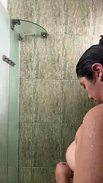 Snapshot of Kmiii21 chatting on December 2, 8:15 pm Kmiii21 online show from December 2, 8:15 pm