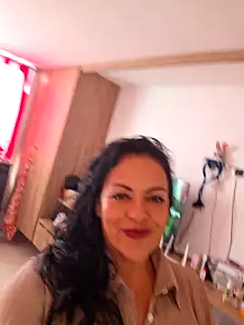Snapshot of viviana-sexi chatting on May 27, 3:53 pm viviana-sexi online show from May 27, 3:53 pm