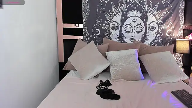 mirandaduboiss online show from July 28, 5:12 pm