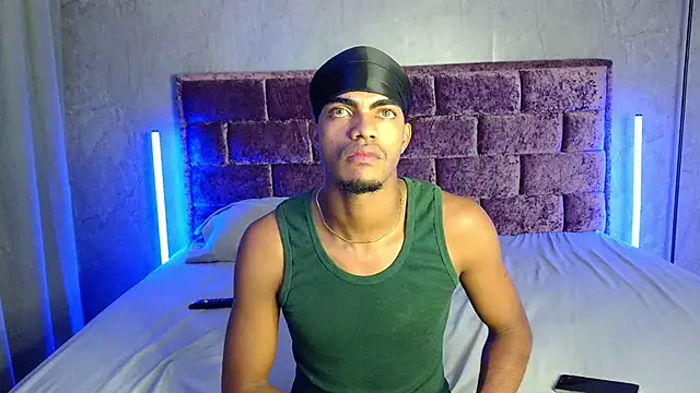 richardd2212 online show from June 14, 3:30 am